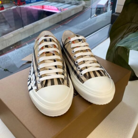 Authentic Burberry logo print vintage check cotton sneakers archive beige - Picture 3 of 6
